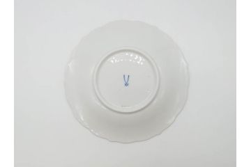 ドイツ　マイセン　Meissen　ベーシックフラワー　二つ花　優美な雰囲気が素敵なトリオセット(ティーカップ&ソーサー、プレート、皿、洋食器)(R-070232)