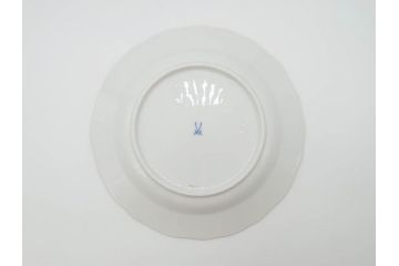 ドイツ　マイセン　Meissen　ベーシックフラワー　二つ花　優美な雰囲気が素敵なトリオセット(ティーカップ&ソーサー、プレート、皿、洋食器)(R-070232)