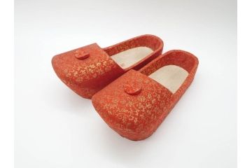 金襴張り　挿鞋(束帯、木製、履物、靴、くつ、クツ、法要、葬儀、仏具、僧侶、法衣、装束、神主)(R-070236)