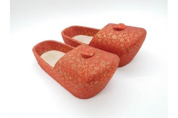 金襴張り　挿鞋(束帯、木製、履物、靴、くつ、クツ、法要、葬儀、仏具、僧侶、法衣、装束、神主)(R-070236)
