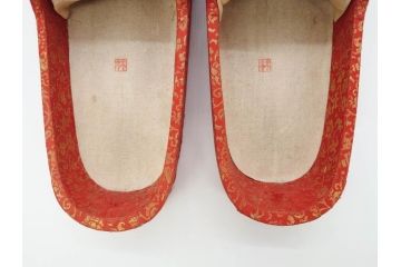 金襴張り　挿鞋(束帯、木製、履物、靴、くつ、クツ、法要、葬儀、仏具、僧侶、法衣、装束、神主)(R-070236)