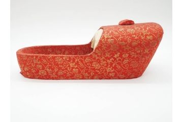 金襴張り　挿鞋(束帯、木製、履物、靴、くつ、クツ、法要、葬儀、仏具、僧侶、法衣、装束、神主)(R-070236)