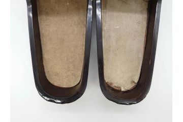 古い浅沓(束帯、木製、履物、靴、くつ、クツ、法要、葬儀、仏具、僧侶、法衣、装束、神主、衣冠、直衣、狩衣)(R-070237)