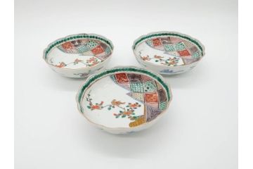 江戸〜明治期　伊万里　色絵　約16cm　5.1寸　多様な絵付けが目を惹くなます皿3枚セット(花盆、花鳥、はさみ、深皿、和食器、五寸一分)(R-070263)