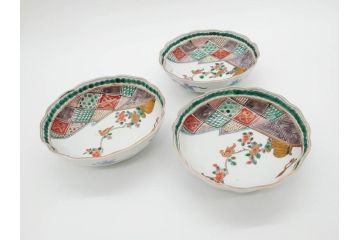 江戸〜明治期　伊万里　色絵　約16cm　5.1寸　多様な絵付けが目を惹くなます皿3枚セット(花盆、花鳥、はさみ、深皿、和食器、五寸一分)(R-070263)