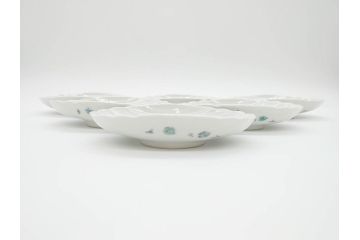 江戸期　色絵　約18cm　5.9寸　シンプルながら上品な雰囲気溢れる変形皿6枚セット(和食器、五寸九分)(検索ワード:柿右衛門様式、花散らしの図、輪花)(R-070266)