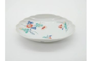江戸期　色絵　約18cm　5.9寸　シンプルながら上品な雰囲気溢れる変形皿6枚セット(和食器、五寸九分)(検索ワード:柿右衛門様式、花散らしの図、輪花)(R-070266)