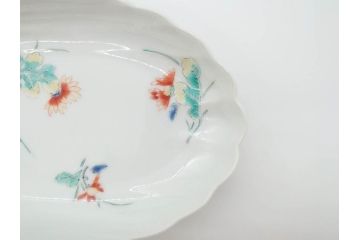 江戸期　色絵　約18cm　5.9寸　シンプルながら上品な雰囲気溢れる変形皿6枚セット(和食器、五寸九分)(検索ワード:柿右衛門様式、花散らしの図、輪花)(R-070266)