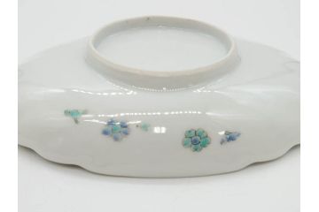 江戸期　色絵　約18cm　5.9寸　シンプルながら上品な雰囲気溢れる変形皿6枚セット(和食器、五寸九分)(検索ワード:柿右衛門様式、花散らしの図、輪花)(R-070266)