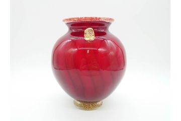 大川薫　玻璃　鮮やかな赤と上品な金の色合いが素敵な花入(ガラス工芸、津軽びいどろ、硝子、花器、花瓶、共箱付き)(R-070271)