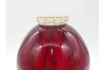 大川薫　玻璃　鮮やかな赤と上品な金の色合いが素敵な花入(ガラス工芸、津軽びいどろ、硝子、花器、花瓶、共箱付き)(R-070271)