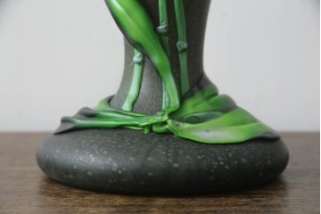 中古　ガラス工芸作家　黒木国昭　新世紀ロマン　ランプ「胡蝶蘭」　ディスプレイとしても活躍するテーブルランプ(卓上照明、卓上ランプ、テーブルライト、スタンドライト、ナイトスタンド)(R-070272)