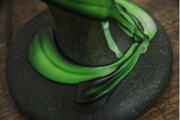 中古　ガラス工芸作家　黒木国昭　新世紀ロマン　ランプ「胡蝶蘭」　ディスプレイとしても活躍するテーブルランプ(卓上照明、卓上ランプ、テーブルライト、スタンドライト、ナイトスタンド)(R-070272)