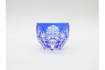 伝統工芸士　篠崎清一　江戸切子　繊細なカットが美しいぐい呑み2個セット(共箱付き、猪口、ガラス、硝子、カガミクリスタル、篠崎硝子工芸所)(R-070275)