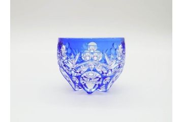 伝統工芸士　篠崎清一　江戸切子　繊細なカットが美しいぐい呑み2個セット(共箱付き、猪口、ガラス、硝子、カガミクリスタル、篠崎硝子工芸所)(R-070275)