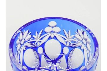 伝統工芸士　篠崎清一　江戸切子　繊細なカットが美しいぐい呑み2個セット(共箱付き、猪口、ガラス、硝子、カガミクリスタル、篠崎硝子工芸所)(R-070275)
