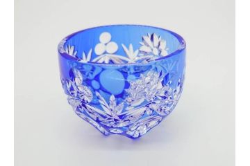 伝統工芸士　篠崎清一　江戸切子　繊細なカットが美しいぐい呑み2個セット(共箱付き、猪口、ガラス、硝子、カガミクリスタル、篠崎硝子工芸所)(R-070275)