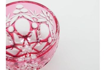 伝統工芸士　篠崎清一　江戸切子　繊細なカットが美しいぐい呑み2個セット(共箱付き、猪口、ガラス、硝子、カガミクリスタル、篠崎硝子工芸所)(R-070275)