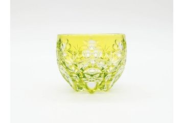 伝統工芸士　篠崎清一　江戸切子　繊細なカットが美しいぐい呑み2個セット(共箱付き、猪口、ガラス、硝子、カガミクリスタル、篠崎硝子工芸所)(R-070276)