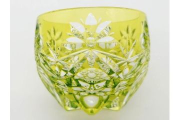 伝統工芸士　篠崎清一　江戸切子　繊細なカットが美しいぐい呑み2個セット(共箱付き、猪口、ガラス、硝子、カガミクリスタル、篠崎硝子工芸所)(R-070276)