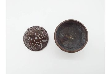 鋳金工芸作家　香取秀真(秀治郎)　繊細な意匠にこだわりを感じる博山爐(帝室技芸員、共箱付き、香炉)(R-070278)