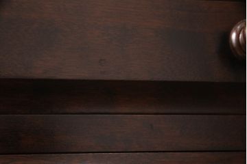 中古　美品　北海道民芸家具　取り入れやすいサイズが嬉しい!落ち着きのある大人の空間を演出するチェスト(引き出し、ローボード、ローチェスト、サイドチェスト)(R-070287)