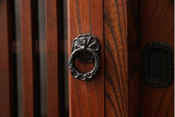 中古　伝統民芸家具　迫力のある杢目が魅力的な岩谷堂箪笥サイドボード(引き出し、収納棚、サイドキャビネット)(R-070288)