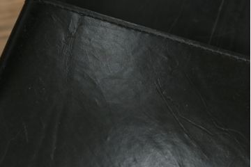 中古　Cassina(カッシーナ)　ル・コルビュジエ ピエール・ジャンヌレ シャルロット・ペリアン　LC1　洗練された佇まいと機能性に優れたスリングチェア(バスキュランチェア、アームチェア、椅子、イス、Le Corbusier)(定価539,000円)(R-070295)
