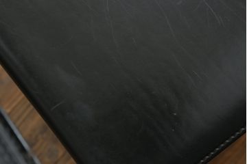 中古　Cassina(カッシーナ)　ル・コルビュジエ ピエール・ジャンヌレ シャルロット・ペリアン　LC1　洗練された佇まいと機能性に優れたスリングチェア(バスキュランチェア、アームチェア、椅子、イス、Le Corbusier)(定価539,000円)(R-070295)