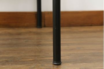 中古　Cassina(カッシーナ)　ル・コルビュジエ ピエール・ジャンヌレ シャルロット・ペリアン　LC1　洗練された佇まいと機能性に優れたスリングチェア(バスキュランチェア、アームチェア、椅子、イス、Le Corbusier)(定価539,000円)(R-070295)