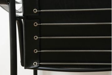 中古　Cassina(カッシーナ)　ル・コルビュジエ ピエール・ジャンヌレ シャルロット・ペリアン　LC1　洗練された佇まいと機能性に優れたスリングチェア(バスキュランチェア、アームチェア、椅子、イス、Le Corbusier)(定価539,000円)(R-070295)