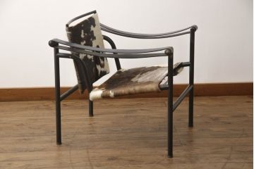 中古　ダメージあり　Cassina(カッシーナ)　ル・コルビュジエ ピエール・ジャンヌレ シャルロット・ペリアン　LC1　個性が光る!ワンランク上の空間づくりにおすすめなスリングチェア(バスキュランチェア、アームチェア、椅子、イス、Le Corbusier)(定価539,000円)(R-070296)