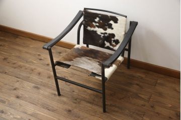 中古　ダメージあり　Cassina(カッシーナ)　ル・コルビュジエ ピエール・ジャンヌレ シャルロット・ペリアン　LC1　個性が光る!ワンランク上の空間づくりにおすすめなスリングチェア(バスキュランチェア、アームチェア、椅子、イス、Le Corbusier)(定価539,000円)(R-070296)
