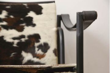 中古　ダメージあり　Cassina(カッシーナ)　ル・コルビュジエ ピエール・ジャンヌレ シャルロット・ペリアン　LC1　個性が光る!ワンランク上の空間づくりにおすすめなスリングチェア(バスキュランチェア、アームチェア、椅子、イス、Le Corbusier)(定価539,000円)(R-070296)
