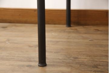 中古　ダメージあり　Cassina(カッシーナ)　ル・コルビュジエ ピエール・ジャンヌレ シャルロット・ペリアン　LC1　個性が光る!ワンランク上の空間づくりにおすすめなスリングチェア(バスキュランチェア、アームチェア、椅子、イス、Le Corbusier)(定価539,000円)(R-070296)