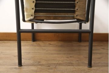 中古　ダメージあり　Cassina(カッシーナ)　ル・コルビュジエ ピエール・ジャンヌレ シャルロット・ペリアン　LC1　個性が光る!ワンランク上の空間づくりにおすすめなスリングチェア(バスキュランチェア、アームチェア、椅子、イス、Le Corbusier)(定価539,000円)(R-070296)