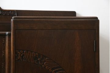 イギリスアンティーク　美品　オーク材　凝ったデザインが目を引くサイドボード(サイドキャビネット、収納棚、戸棚、引き出し、英国)(R-070297)