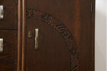 イギリスアンティーク　美品　オーク材　凝ったデザインが目を引くサイドボード(サイドキャビネット、収納棚、戸棚、引き出し、英国)(R-070297)