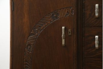イギリスアンティーク　美品　オーク材　凝ったデザインが目を引くサイドボード(サイドキャビネット、収納棚、戸棚、引き出し、英国)(R-070297)