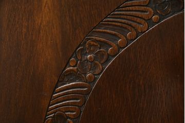 イギリスアンティーク　美品　オーク材　凝ったデザインが目を引くサイドボード(サイドキャビネット、収納棚、戸棚、引き出し、英国)(R-070297)