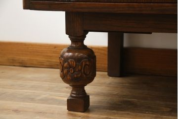イギリスアンティーク　美品　オーク材　凝ったデザインが目を引くサイドボード(サイドキャビネット、収納棚、戸棚、引き出し、英国)(R-070297)