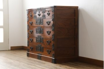 中古 美品 最高級の上手物!貫禄ただよう本漆塗りの仙台箪笥(衣装箪笥、引き出し、チェスト)(定価約100万円)(R-070311)