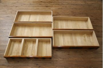 中古 美品 最高級の上手物!貫禄ただよう本漆塗りの仙台箪笥(衣装箪笥、引き出し、チェスト)(定価約100万円)(R-070311)