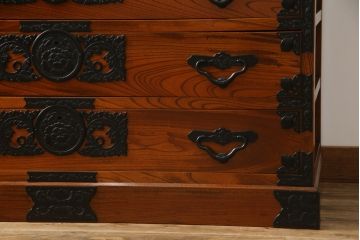 中古 美品 最高級の上手物!貫禄ただよう本漆塗りの仙台箪笥(衣装箪笥、引き出し、チェスト)(定価約100万円)(R-070311)