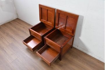 中古　民芸家具　花梨(カリン)材　収納付き囲炉裏チェア2脚セット(椅子、ダイニングチェア、板座チェア)(R-070314)