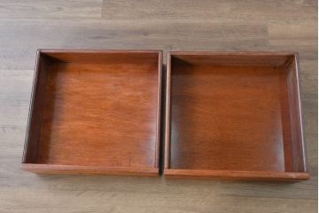 中古　民芸家具　花梨(カリン)材　収納付き囲炉裏チェア2脚セット(椅子、ダイニングチェア、板座チェア)(R-070314)