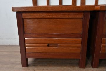 中古　民芸家具　花梨(カリン)材　収納付き囲炉裏チェア2脚セット(椅子、ダイニングチェア、板座チェア)(R-070314)