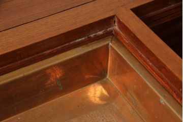 中古　民芸家具　趣ある佇まいが目を引く囲炉裏テーブル(木製火鉢、長火鉢、ダイニングテーブル、4人掛け、6人掛け)(R-070315)