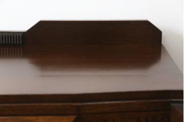 イギリスアンティーク　オーク材　クラシカルな雰囲気を醸し出すサイドボード(サイドキャビネット、収納棚、戸棚、英国)(R-070316)