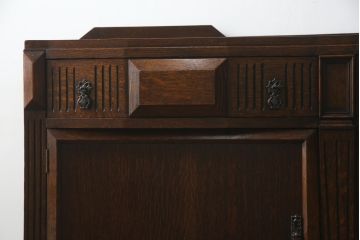 イギリスアンティーク　オーク材　クラシカルな雰囲気を醸し出すサイドボード(サイドキャビネット、収納棚、戸棚、英国)(R-070316)